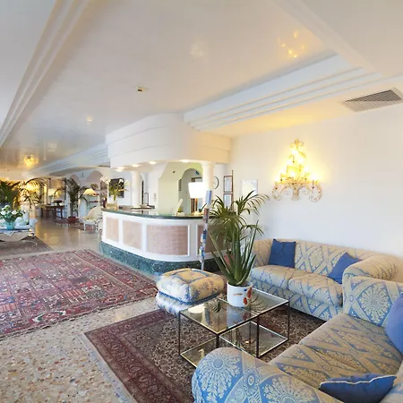 Ξενοδοχείο Panoramic 4*