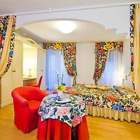 מלון Panoramic 4*